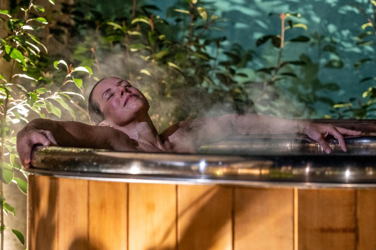 Escale Rochelaise, Gite Urbain Avec Spa Bain Nordique Et Sauna Tonneau La Rochelle  Kültér fotó