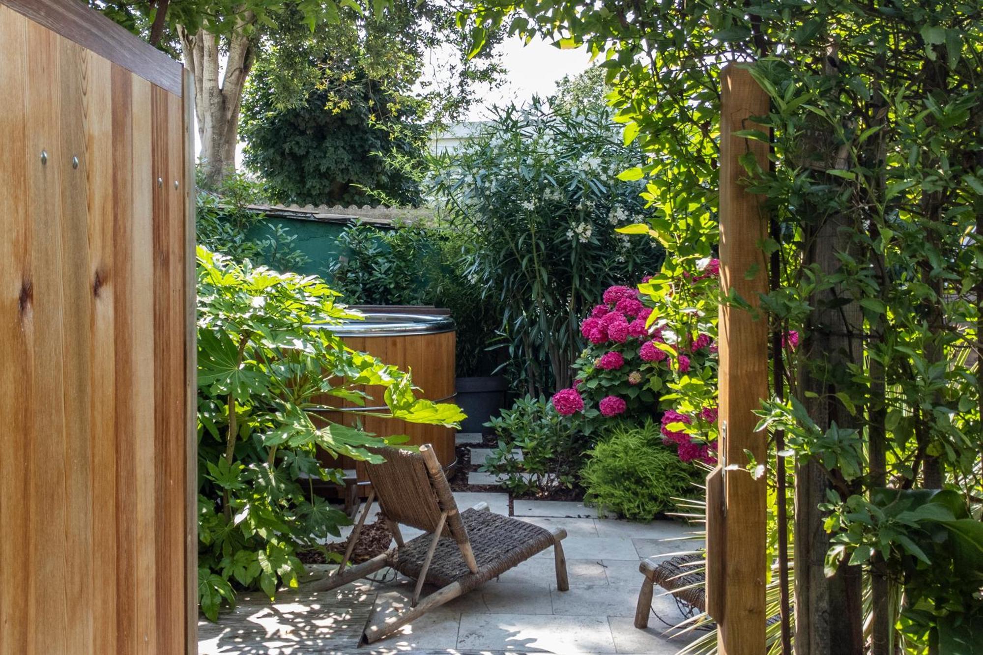 Escale Rochelaise, Gite Urbain Avec Spa Bain Nordique Et Sauna Tonneau La Rochelle  Kültér fotó